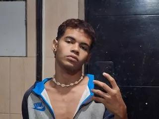 james2hott from Streamate