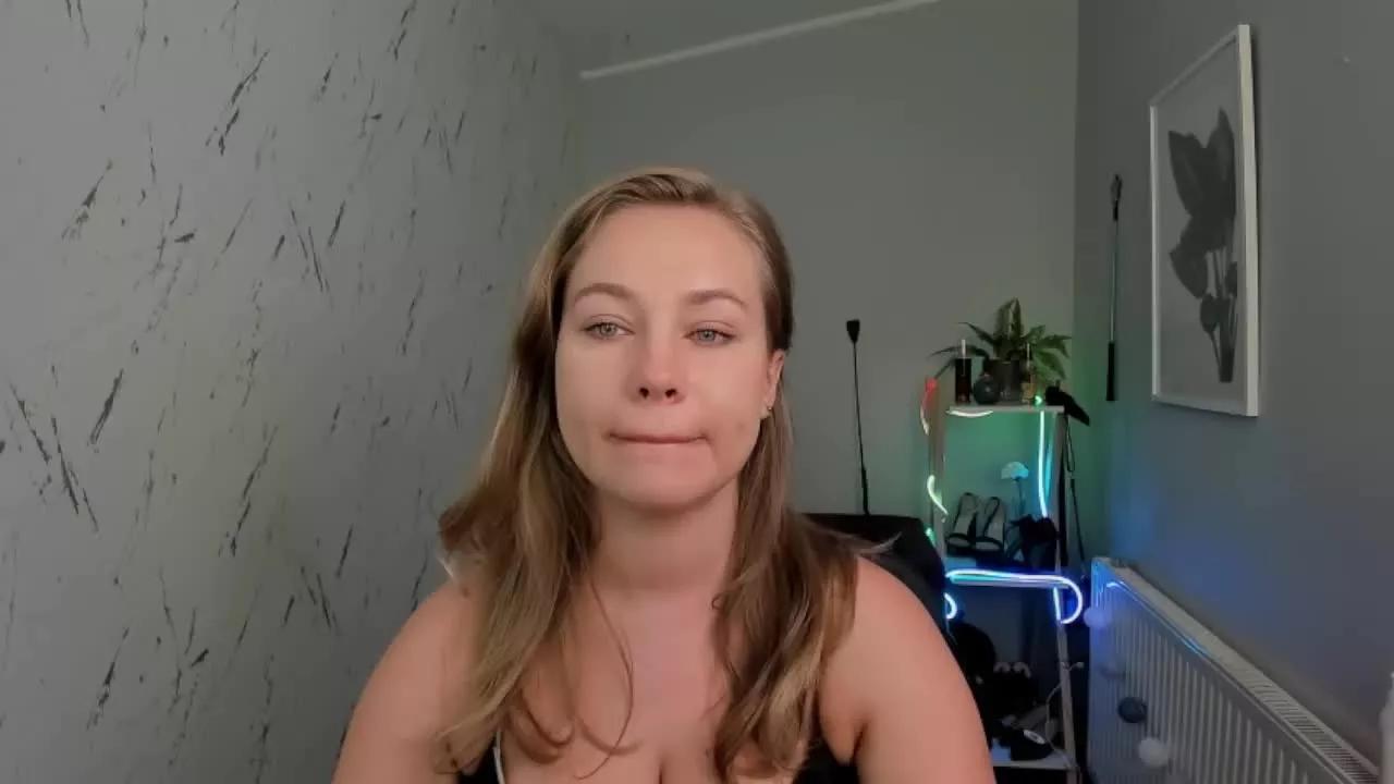 bambiHOLLY from Streamray