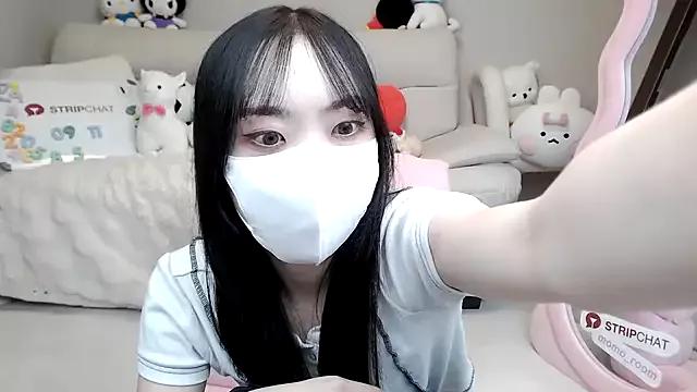 -momoo- from StripChat is Freechat