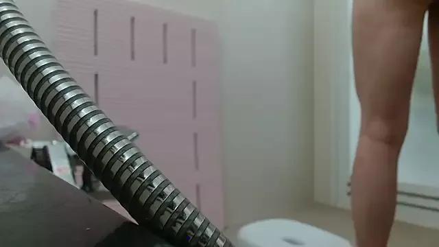 Naked Room -victory-fox 