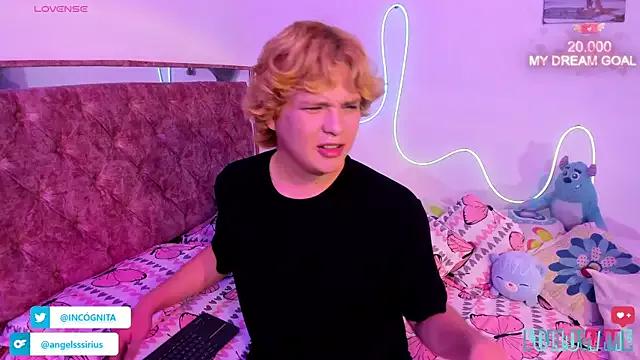 adam_angelssss from StripChat