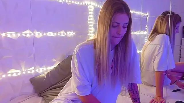 Naked Room Aishha_ 