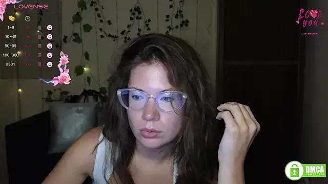Alicia_redfollow from StripChat