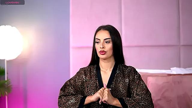AlmaLuv from StripChat
