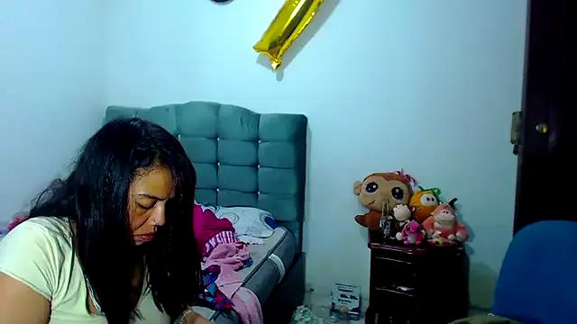 AmaraRoberts420 from StripChat