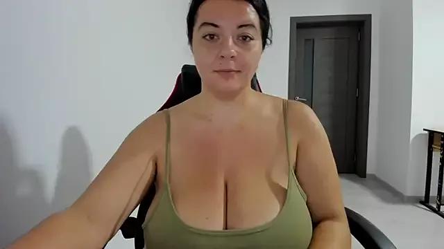amiraisa11 from StripChat is Freechat