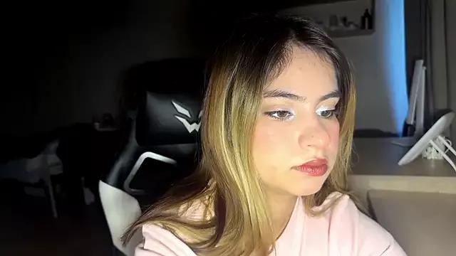 AnoraMia from StripChat