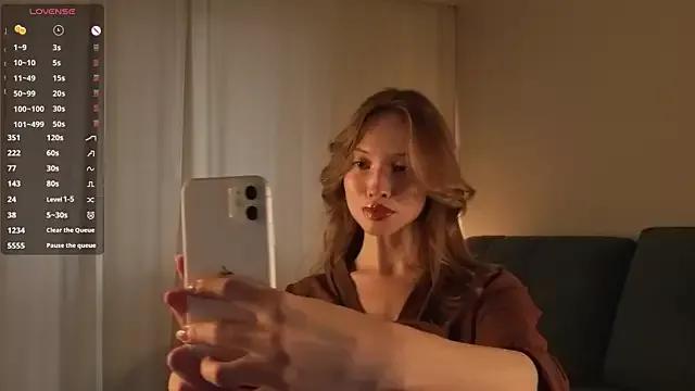 AraHailey from StripChat