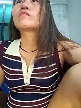 Bee_sweet from StripChat