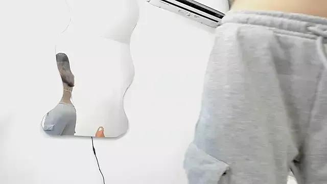 bella-ht from StripChat