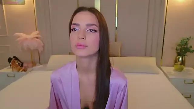 BellaHalles from StripChat
