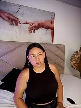 BellaRoux1 from StripChat