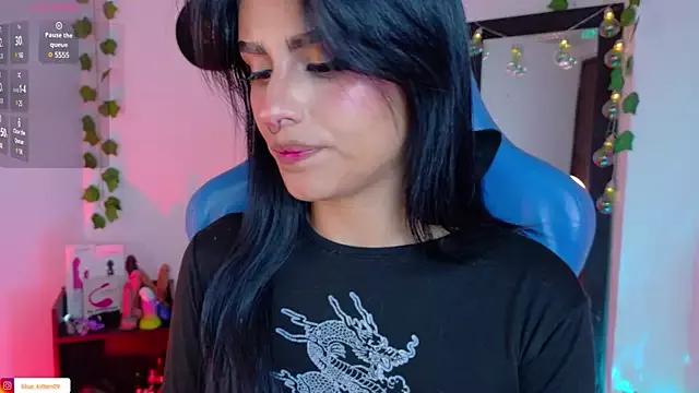 blue_kitten from StripChat is Freechat