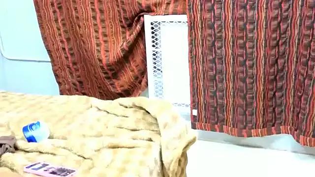 CaramelDelux27 from StripChat