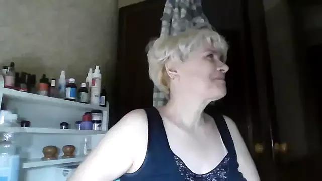 Naked Room Catty_Lady 