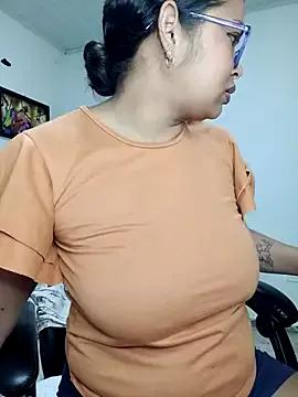 chalohott from StripChat