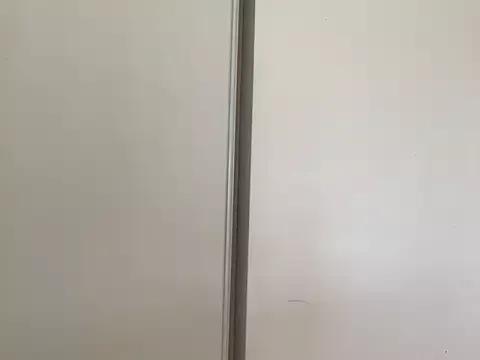 Naked Room Chloe-taa 