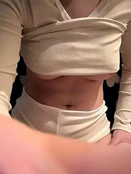 Naked Room Cumonmme 
