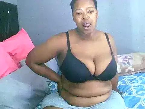 Naked Room curvyloneah75 
