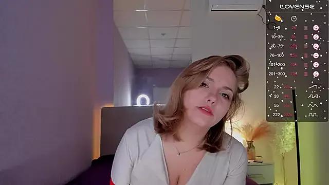 DellaRowe from StripChat