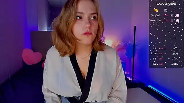 DellaRowe from StripChat