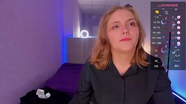 DellaRowe from StripChat