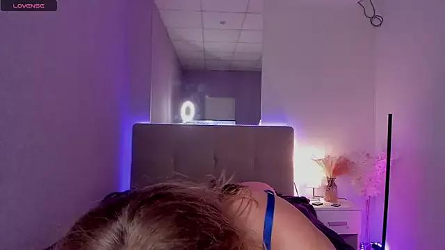 DellaRowe from StripChat
