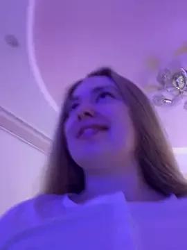 DeniMilkyyyyy from StripChat is Freechat