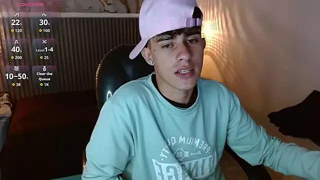 Dyla_n18 from StripChat