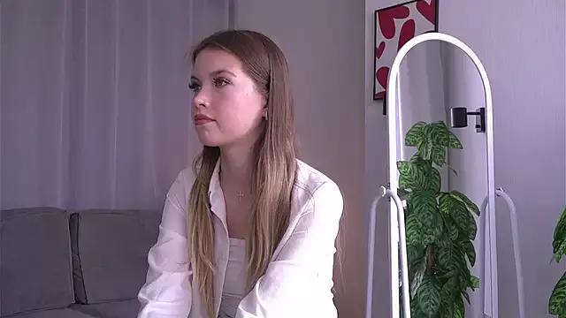 EleneDrews from StripChat