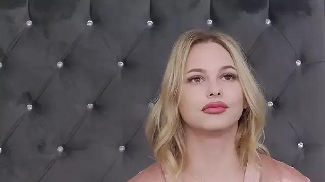 Ellsa_Jean_ from StripChat