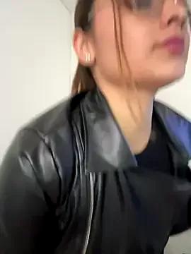 Emiily_W from StripChat