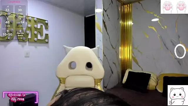 emmamilk20 from StripChat