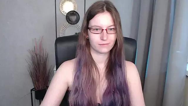 emmaxDelight from StripChat