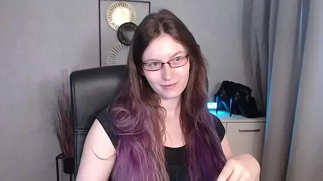 emmaxDelight from StripChat