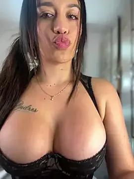 Emmily_19 from StripChat