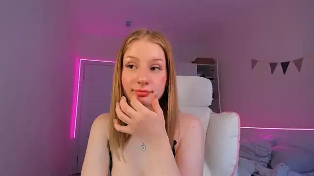 Eva_Davi from StripChat is Freechat
