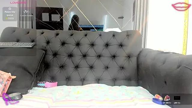 EvaaLovia1 from StripChat