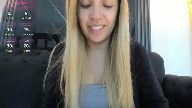 EvaaLovia1 from StripChat