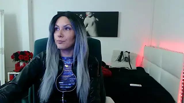 EvelynQueenn from StripChat