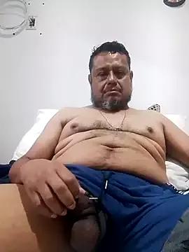 EwuardoTop from StripChat is Freechat