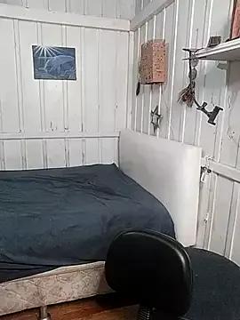 Naked Room Fellyna 