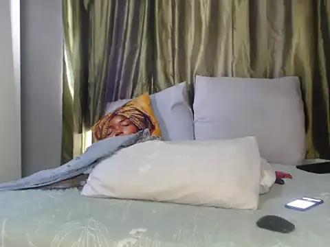 Foxybrownxx1 from StripChat