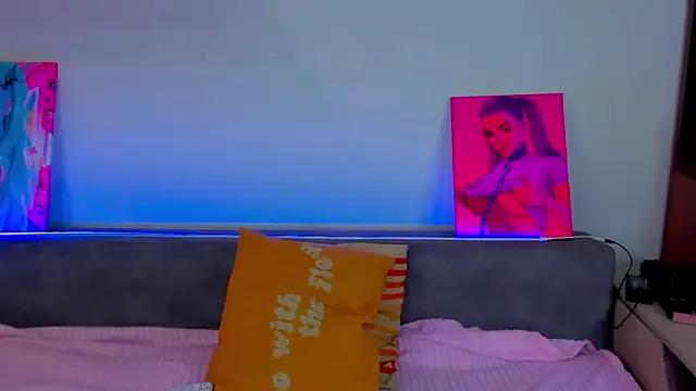 Naked Room Gina_lovelyy 