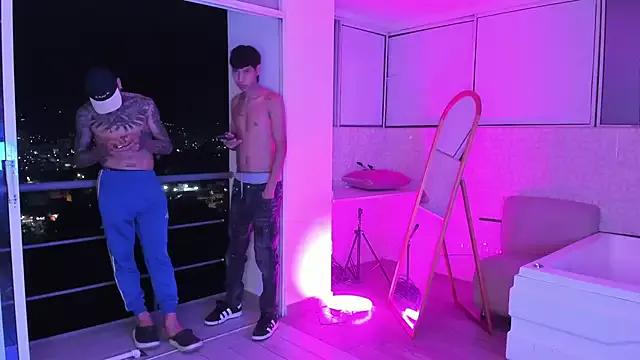 Handsomeboyss19 from StripChat