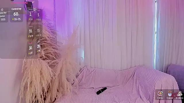 hanniiee_ from StripChat