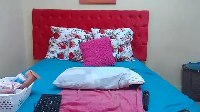 Hotty-boobsxxx from StripChat is Freechat