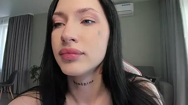 JenniferQueen11 from StripChat
