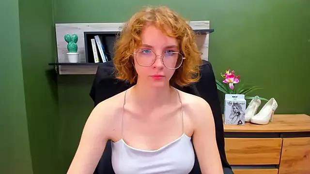 juicyPenny from StripChat