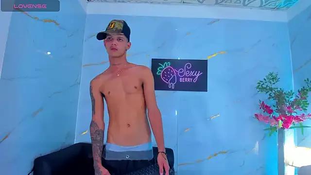 Justin_rain from StripChat